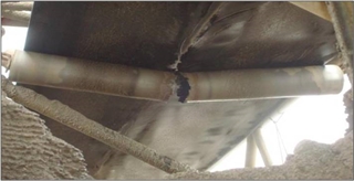 Steel conveyor roller failing cutting the middle of the belt Steel conveyor roller failing cutting the middle of the belt